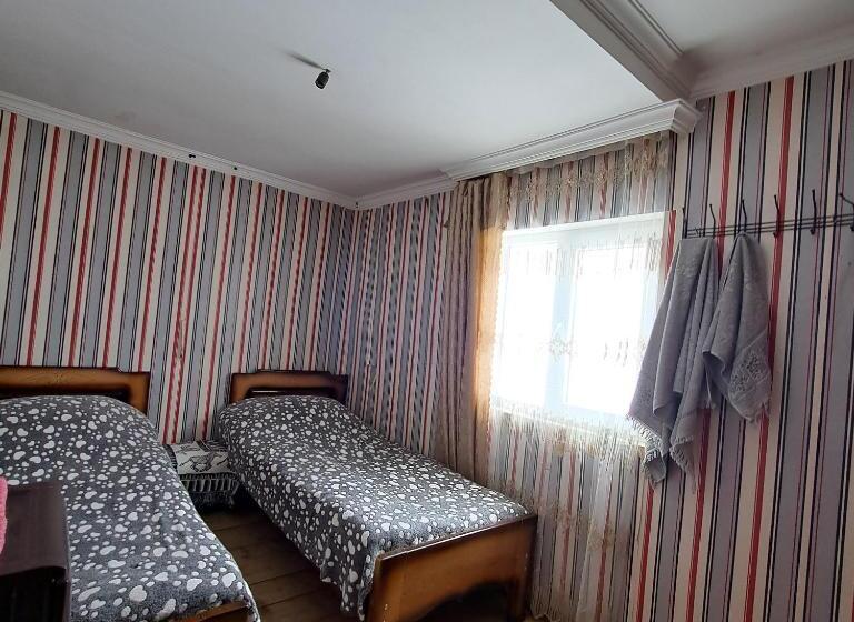 اتاق استاندارد با سرویس بهداشتی مشترک, Chvibiani Guesthouse & Bar