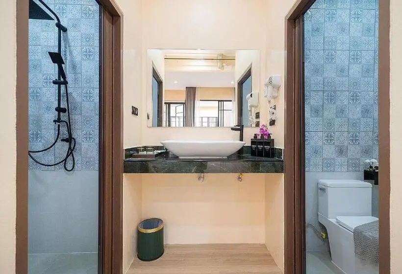 デラックススイート, Amaleena Pool Access Suites