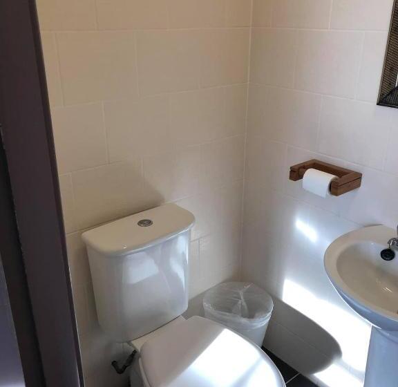 חדר סטנדרט לארבעה, Minworth Lodge