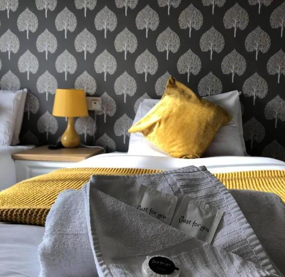 חדר סטנדרט לארבעה, Minworth Lodge