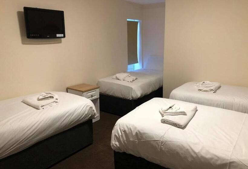 חדר סטנדרט לארבעה, Minworth Lodge