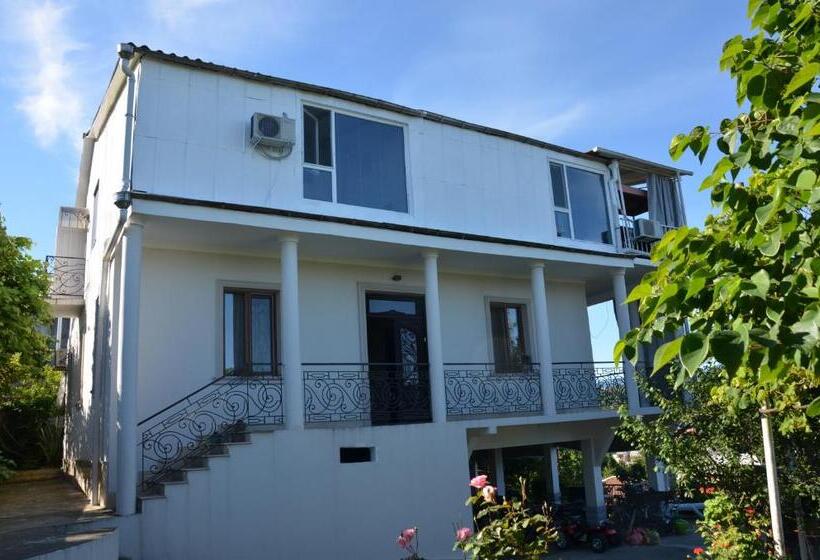 اتاق استاندارد با چشم‌انداز کوهستان, Tj Guest House