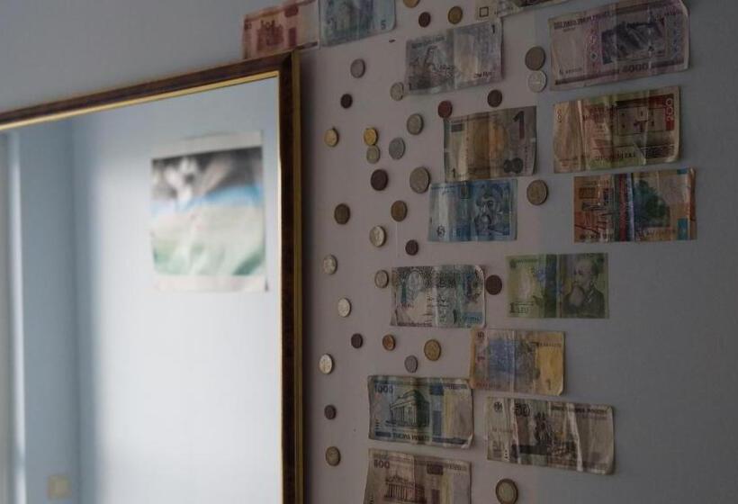 اتاق استاندارد چهار تخته, Tj Guest House