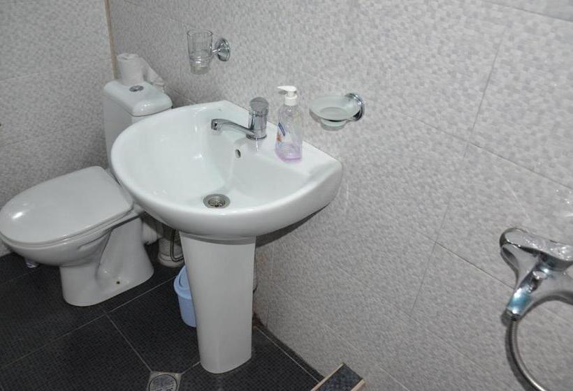 اتاق کلاسیک خانوادگی, Tj Guest House