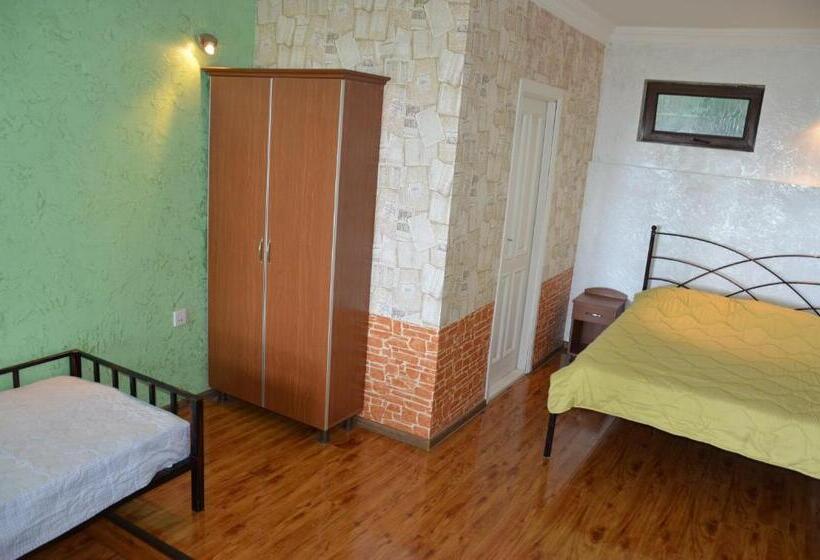 اتاق کلاسیک خانوادگی, Tj Guest House