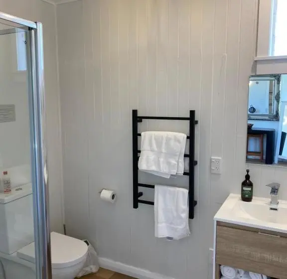 キャビン, Ohariu Farm Cottage