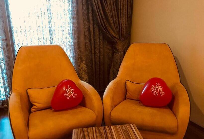 Семейный Номер, Tehran Boutique