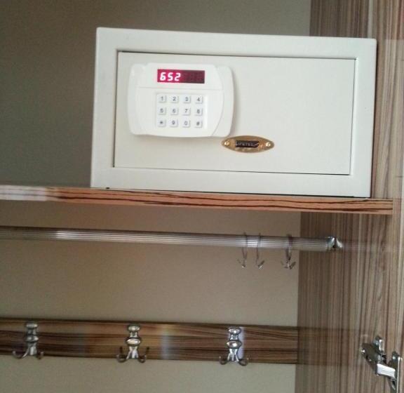 Номер Стандарт с Балконом, Tehran Boutique