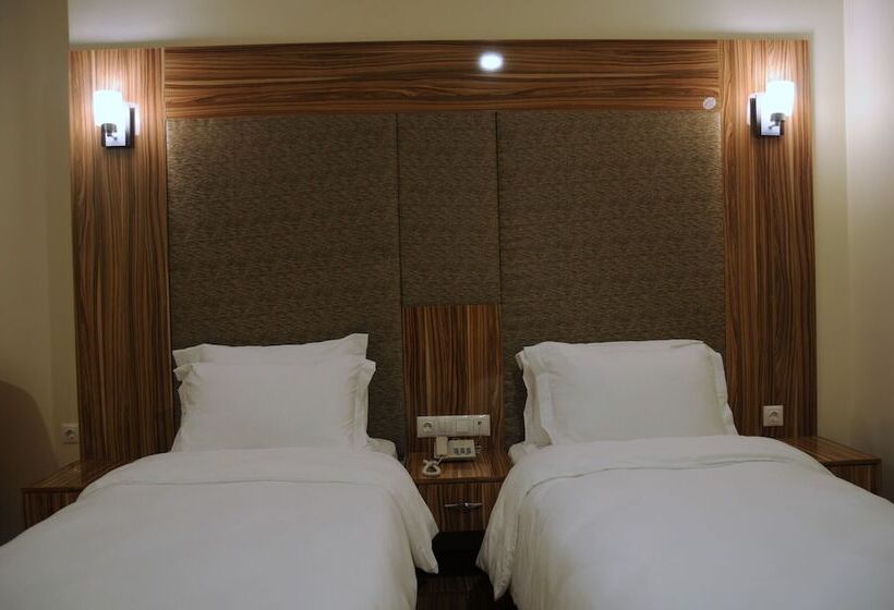 Номер Стандарт, Tehran Boutique