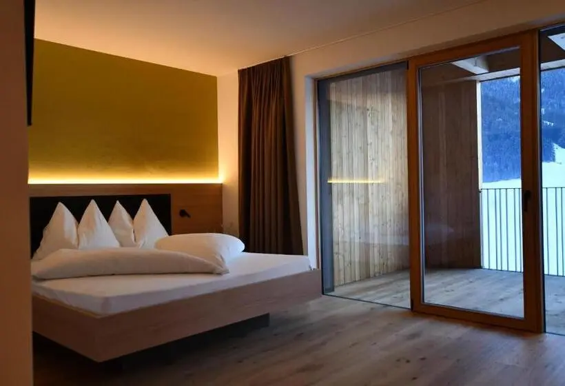 Deluxe-perhehuone, Tyrol