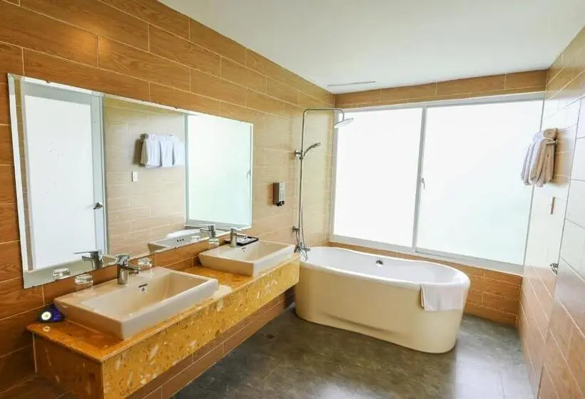 Habitació Triple Estàndard amb Balcó, Lang Noi Tan Lap