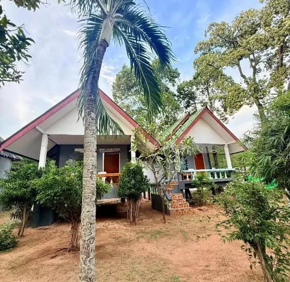 Standard-bungalow, Lanta Palm Beach Resort , Beach Bungalow   Koh Lanta