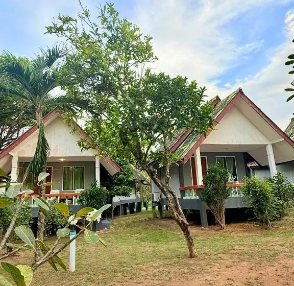 Standard-bungalow, Lanta Palm Beach Resort , Beach Bungalow   Koh Lanta