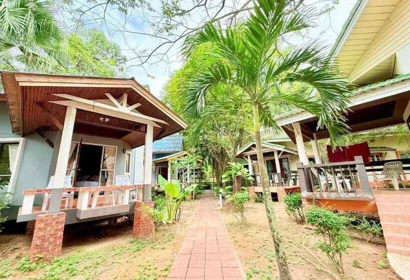 Deluxe-bungalow, Lanta Palm Beach Resort , Beach Bungalow   Koh Lanta