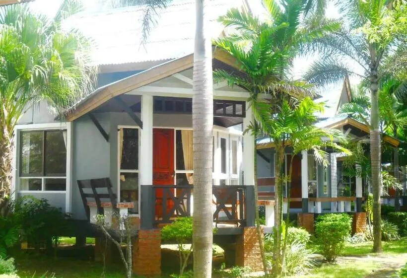 Deluxe-bungalow, Lanta Palm Beach Resort , Beach Bungalow   Koh Lanta