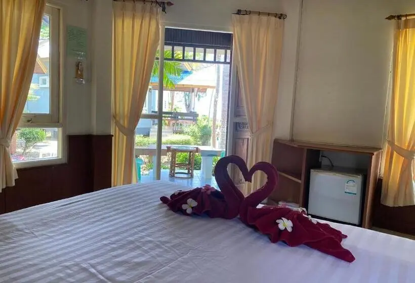 Deluxe-bungalow, Lanta Palm Beach Resort , Beach Bungalow   Koh Lanta
