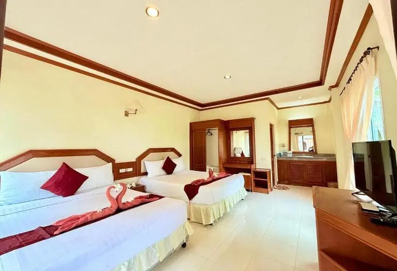 Perhebungalow, Lanta Palm Beach Resort , Beach Bungalow   Koh Lanta