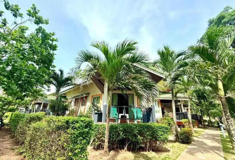 Perhebungalow, Lanta Palm Beach Resort , Beach Bungalow   Koh Lanta