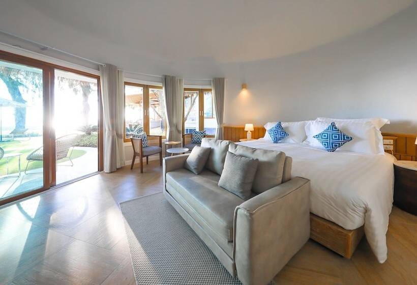 וילה עם חדר שינה אחד ובריכת שחיה, Kundala Beach Resort Hua Hin