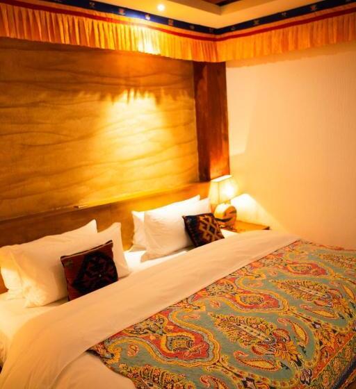 Семейный Номер, Shangri La Salloi Rustic Luxury