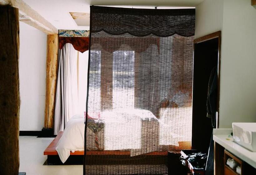 Номер Стандартный Кровать Куин, Shangri La Salloi Rustic Luxury