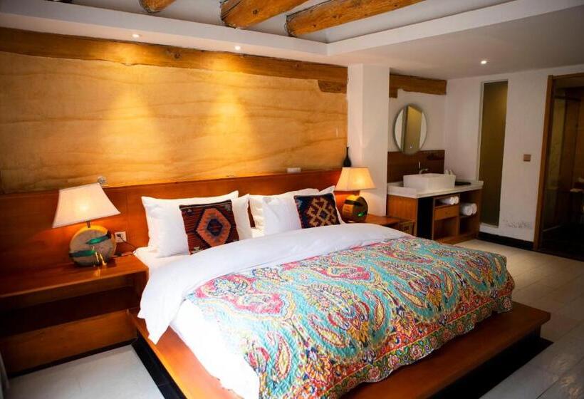 Номер Стандартный Кровать Куин, Shangri La Salloi Rustic Luxury