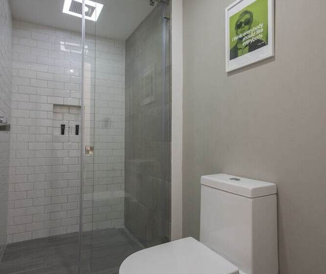 Номер Deluxe, The Andy