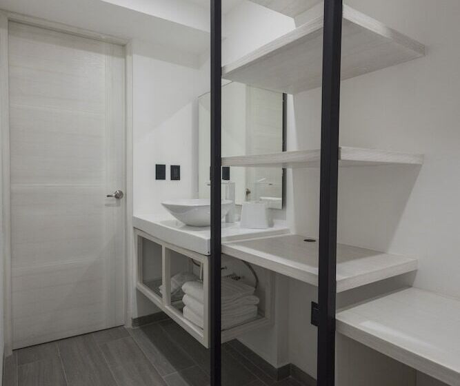 Номер Deluxe, The Andy