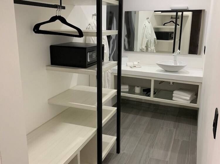 Полулюкс, The Andy