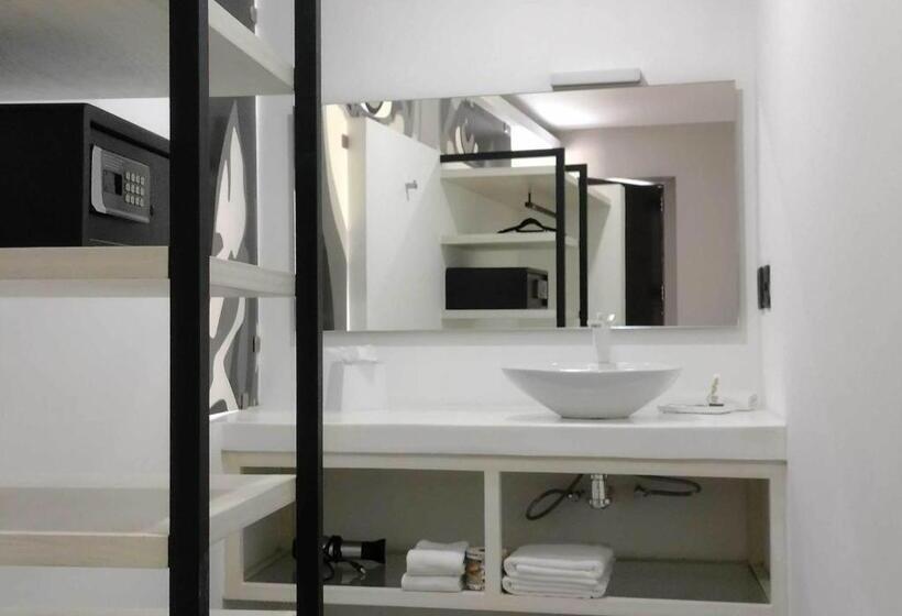 Номер Deluxe, The Andy