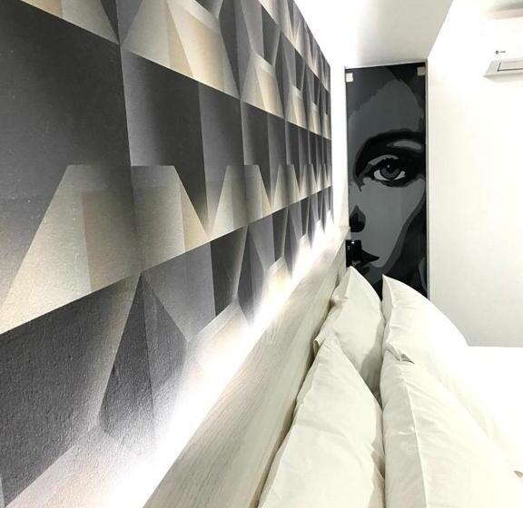 اتاق سوپریور, The Andy