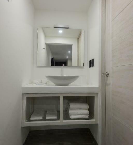 Номер Стандарт, The Andy