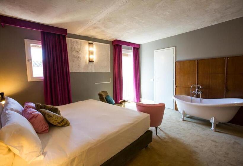 اتاق لوکس, Oltrarno Splendid