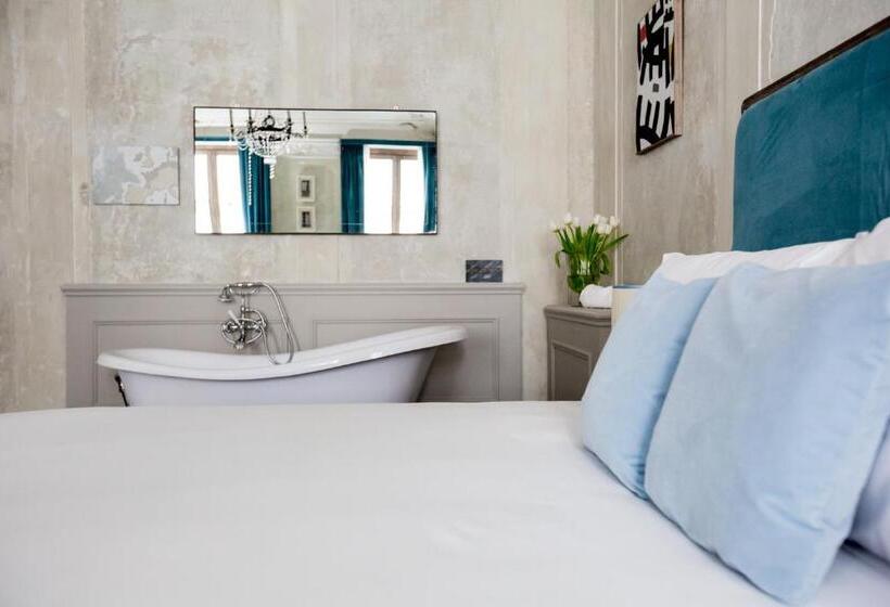 اتاق استاندارد با تخت بزرگ, Oltrarno Splendid