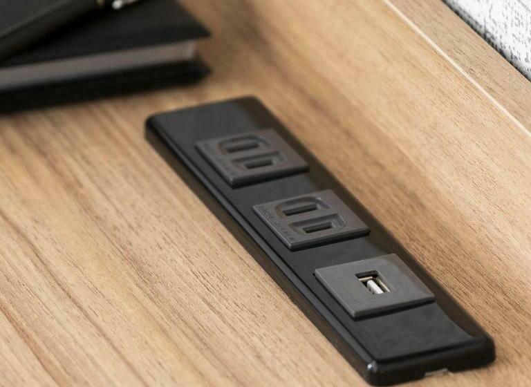 经济房, Art Hotel Aomori