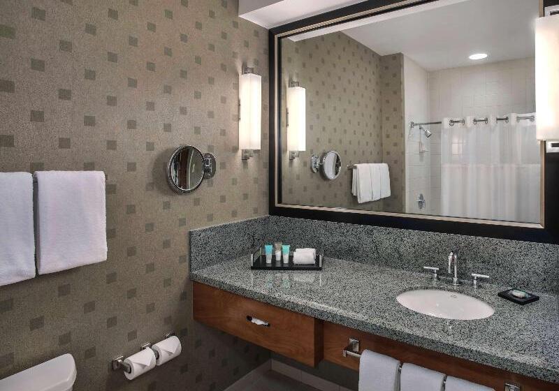 经济房, Art Hotel Aomori