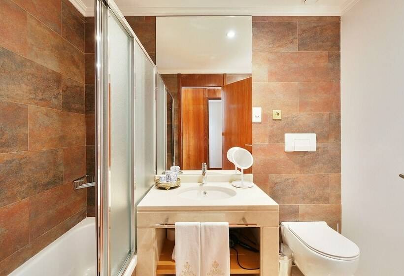 اتاق لوکس با چشم‌انداز استخر, Palacio Sao Silvestreboutique