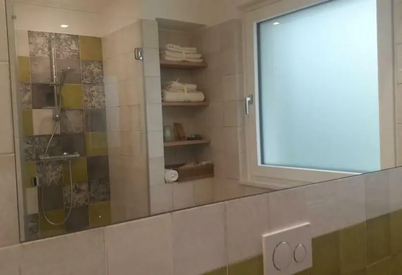 اتاق راحتی سه تخته, H Sa Guest House