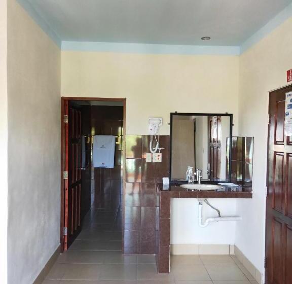 اتاق استاندارد با تخت بزرگ, Sunshine View Hotel And Restaurant