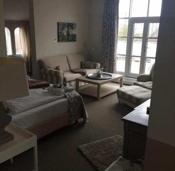 Suite with Balcony, Elisabeth Von Eicken