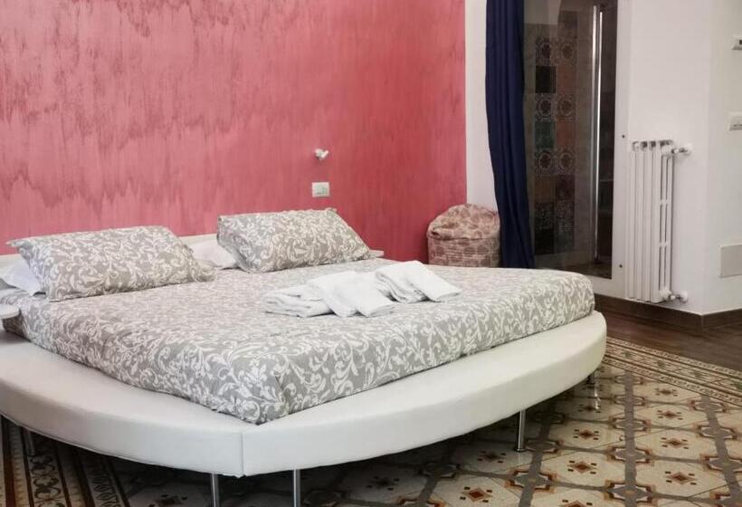 스위트 킹사이즈 침대, Suiteinncentro Dimora Storica