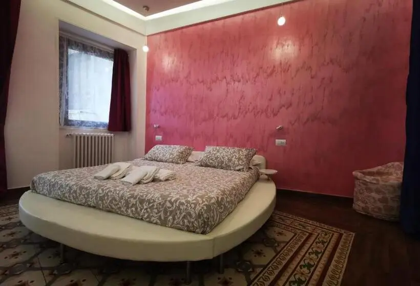سوئیت با تخت بزرگ, Suiteinncentro Dimora Storica
