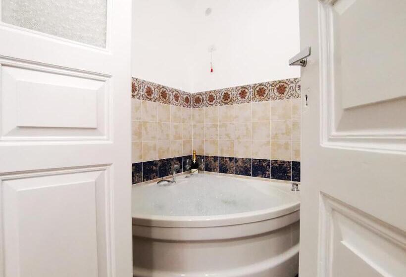 스탠다드 자쿠지 룸, Suiteinncentro Dimora Storica