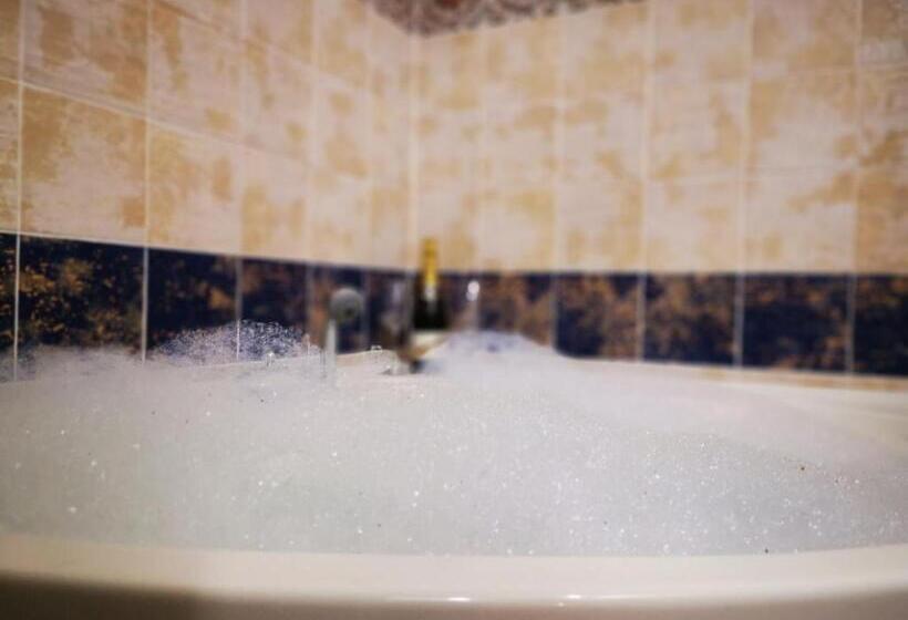 스탠다드 자쿠지 룸, Suiteinncentro Dimora Storica