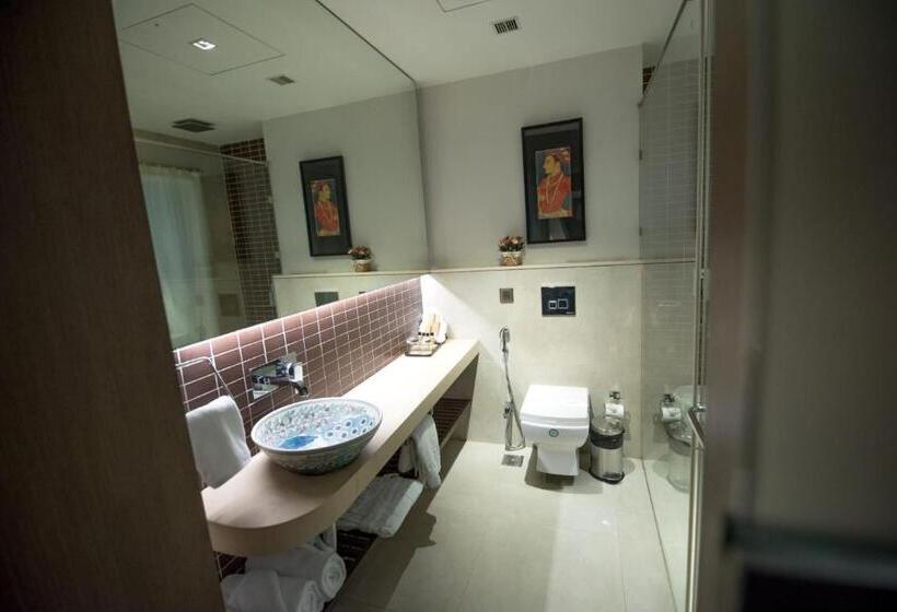 Quarto superior, Gallery 67