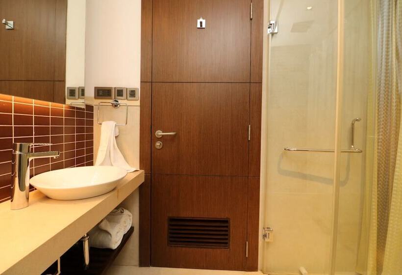 Quarto superior, Gallery 67