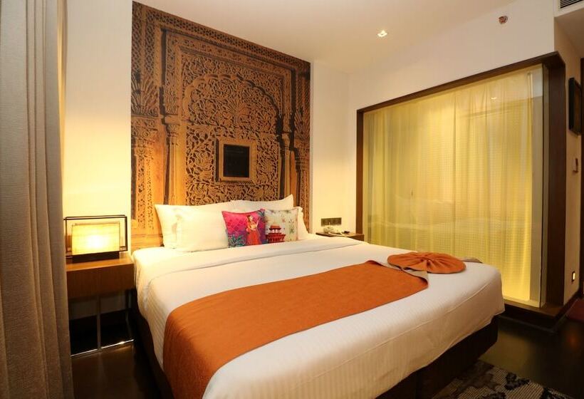 Quarto superior, Gallery 67