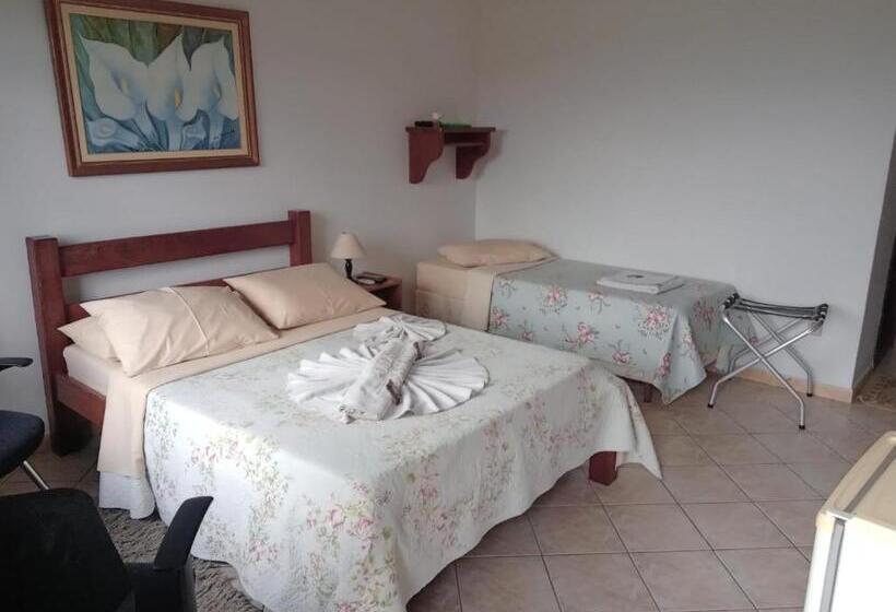 基本三人间, Pousada Nossa Senhora