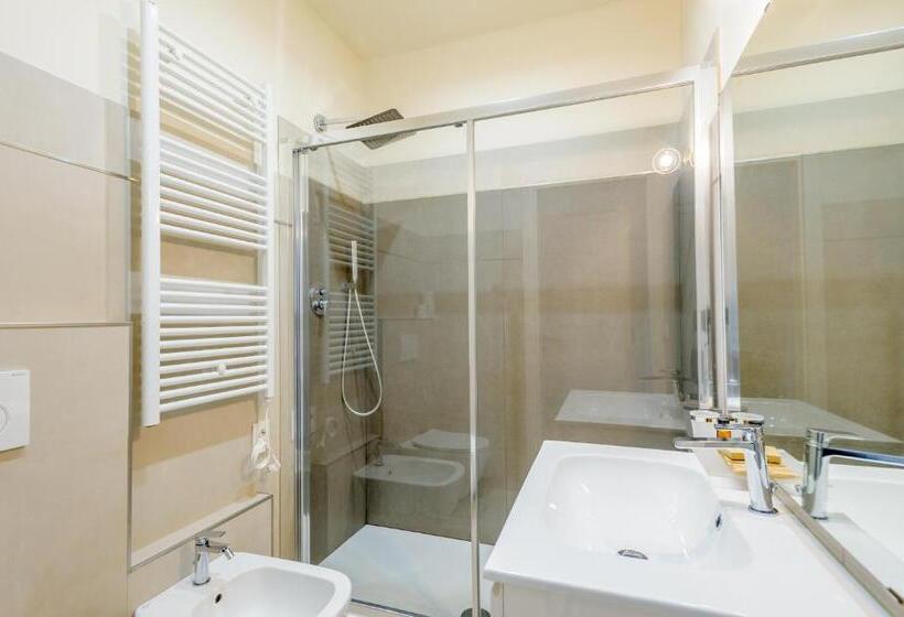 Chambre Standard Individuelle, Parma Room Station