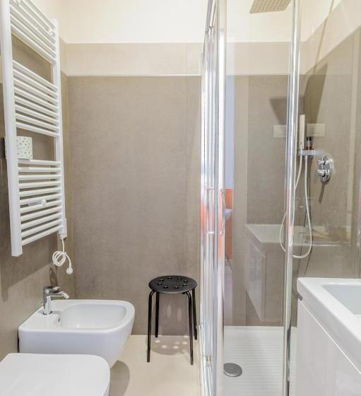 Chambre Triple Standard, Parma Room Station